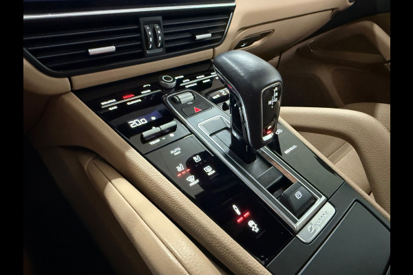 Porsche Cayenne 3.0 E-Hybrid Platinum Edition | Sportchrono | Luchtvering | SportDesign