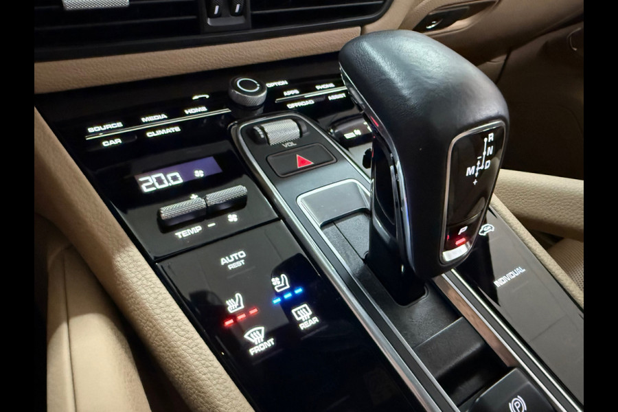 Porsche Cayenne 3.0 E-Hybrid Platinum Edition | Sportchrono | Luchtvering | SportDesign