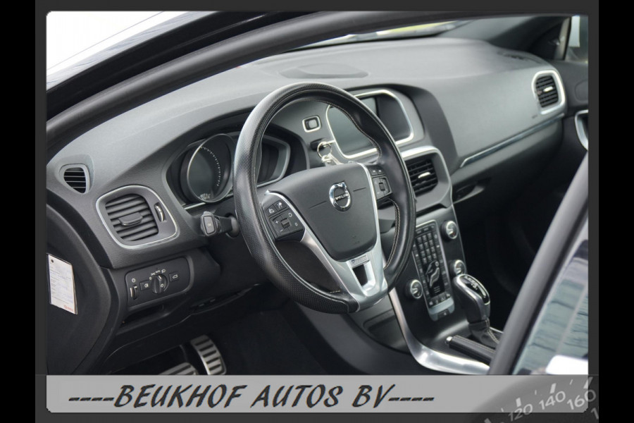 Volvo V40 1.5 T3 Polar+ Panorama Trekhaak Cam Harman Kardon
