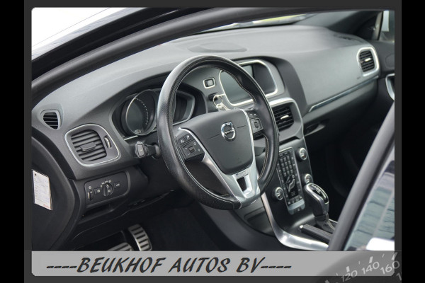 Volvo V40 1.5 T3 Polar+ Panorama Trekhaak Cam Harman Kardon