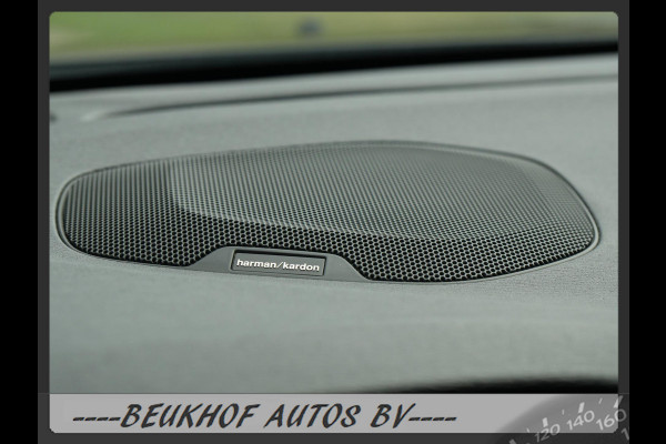 Volvo V40 1.5 T3 Polar+ Panorama Trekhaak Cam Harman Kardon
