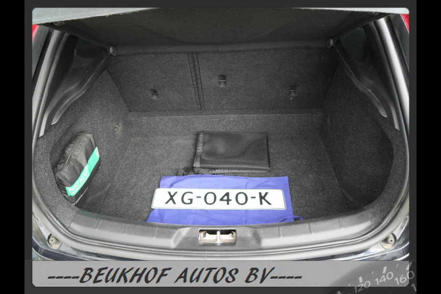 Volvo V40 1.5 T3 Polar+ Panorama Trekhaak Cam Harman Kardon