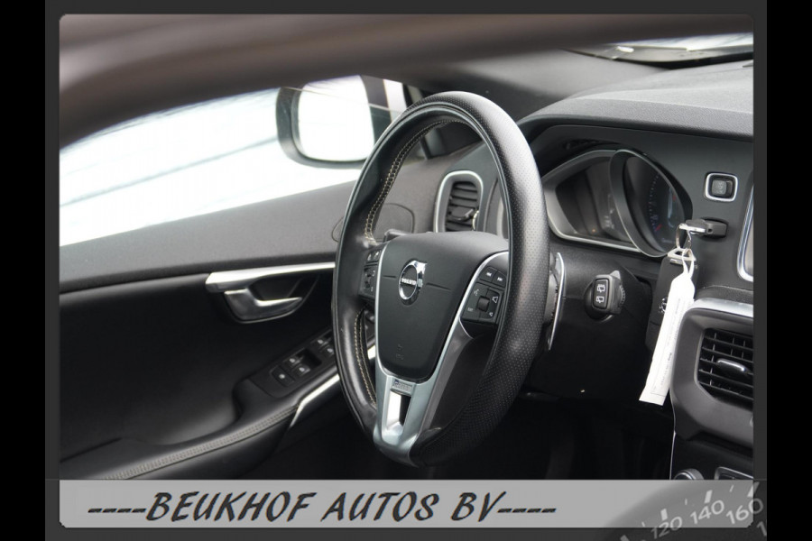 Volvo V40 1.5 T3 Polar+ Panorama Trekhaak Cam Harman Kardon