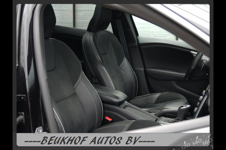 Volvo V40 1.5 T3 Polar+ Panorama Trekhaak Cam Harman Kardon