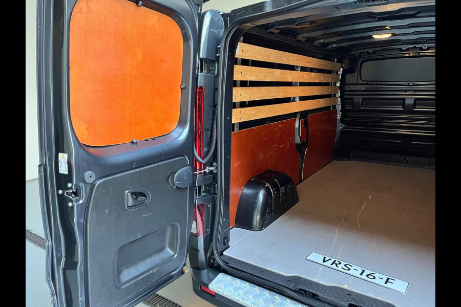 Renault Trafic 2.0 dCi 110PK euro6 T30 L2H1 Comfort 3Persoons, Airco, CruiseControl, Trekhaak, Metallic, RIJKLAARPRIJS!