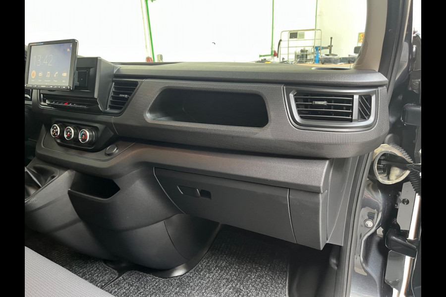 Renault Trafic 2.0 dCi 110PK euro6 T30 L2H1 Comfort 3Persoons, Airco, CruiseControl, Trekhaak, Metallic, RIJKLAARPRIJS!