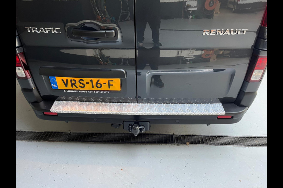 Renault Trafic 2.0 dCi 110PK euro6 T30 L2H1 Comfort 3Persoons, Airco, CruiseControl, Trekhaak, Metallic, RIJKLAARPRIJS!
