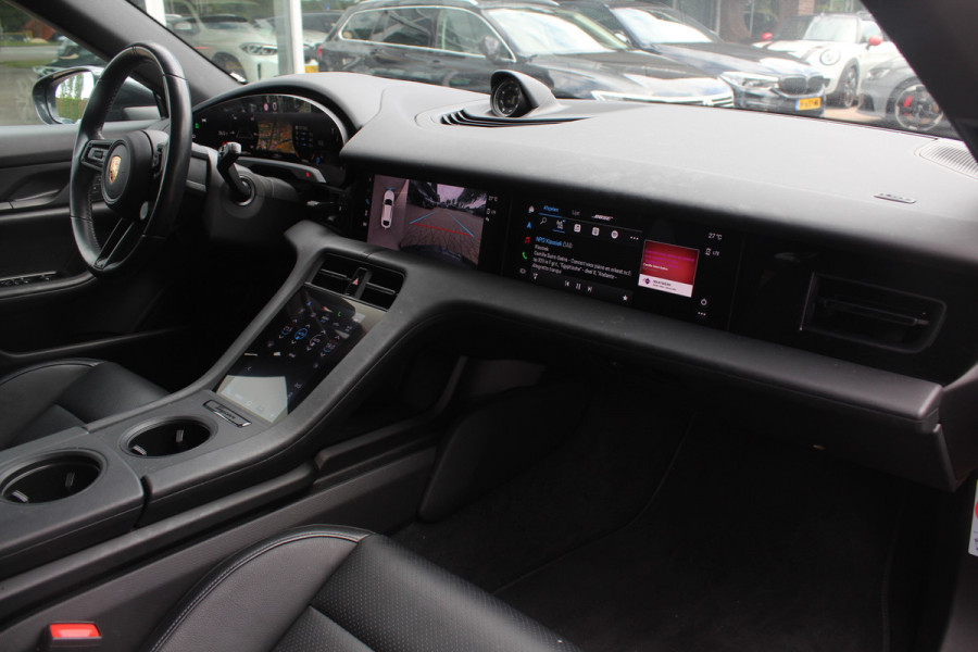 Porsche Taycan Cross Turismo 4 93 kWh / Panoramadak / 360Camera / Head-up / Passenger Display / 20'' / Bose / Sportchrono / Leder / Luchtvering / Stuurverwarming / Dodehoek / ACC / Stoelverwarming 4x / Warmtepomp