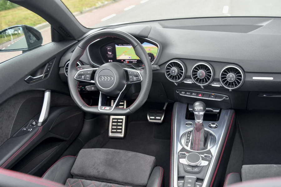 Audi TT Roadster 40 TFSI Pro line S Competiton. RS Stoelen, Keyless, CarPlay, Matrix!