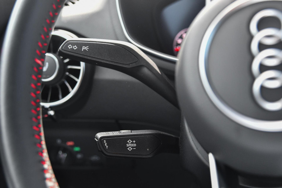 Audi TT Roadster 40 TFSI Pro line S Competiton. RS Stoelen, Keyless, CarPlay, Matrix!