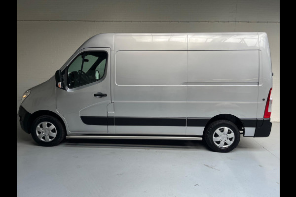 Renault Master 2.3 dCi 110PK euro6 L2H2 Stop & Start 3Persoons Unieke en originele kilometerstand! RIJKLAARPRIJS!