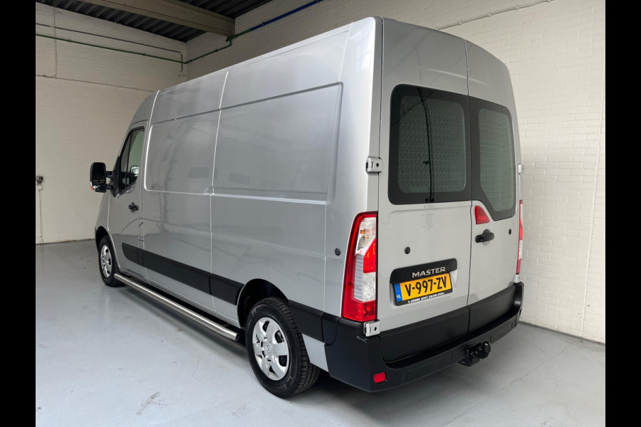 Renault Master 2.3 dCi 110PK euro6 L2H2 Stop & Start 3Persoons Unieke en originele kilometerstand! RIJKLAARPRIJS!