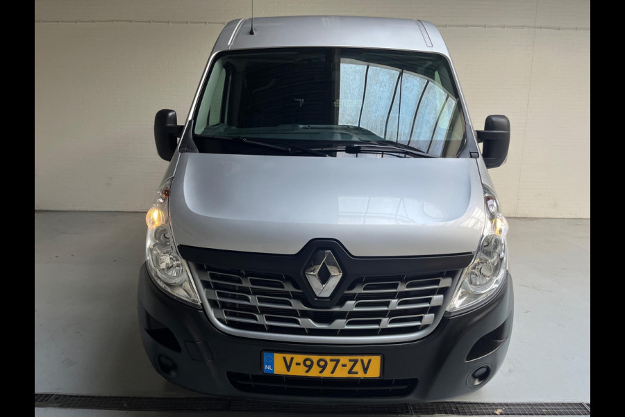 Renault Master 2.3 dCi 110PK euro6 L2H2 Stop & Start 3Persoons Unieke en originele kilometerstand! RIJKLAARPRIJS!