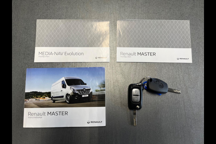 Renault Master 2.3 dCi 110PK euro6 L2H2 Stop & Start 3Persoons Unieke en originele kilometerstand! RIJKLAARPRIJS!