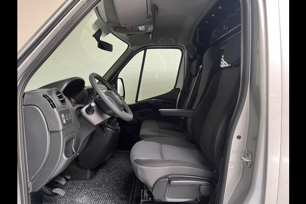 Renault Master 2.3 dCi 110PK euro6 L2H2 Stop & Start 3Persoons Unieke en originele kilometerstand! RIJKLAARPRIJS!