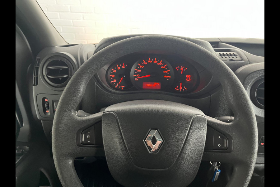 Renault Master 2.3 dCi 110PK euro6 L2H2 Stop & Start 3Persoons Unieke en originele kilometerstand! RIJKLAARPRIJS!