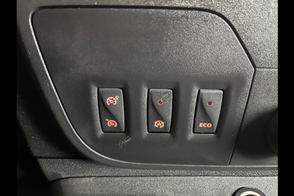 Renault Master 2.3 dCi 110PK euro6 L2H2 Stop & Start 3Persoons Unieke en originele kilometerstand! RIJKLAARPRIJS!