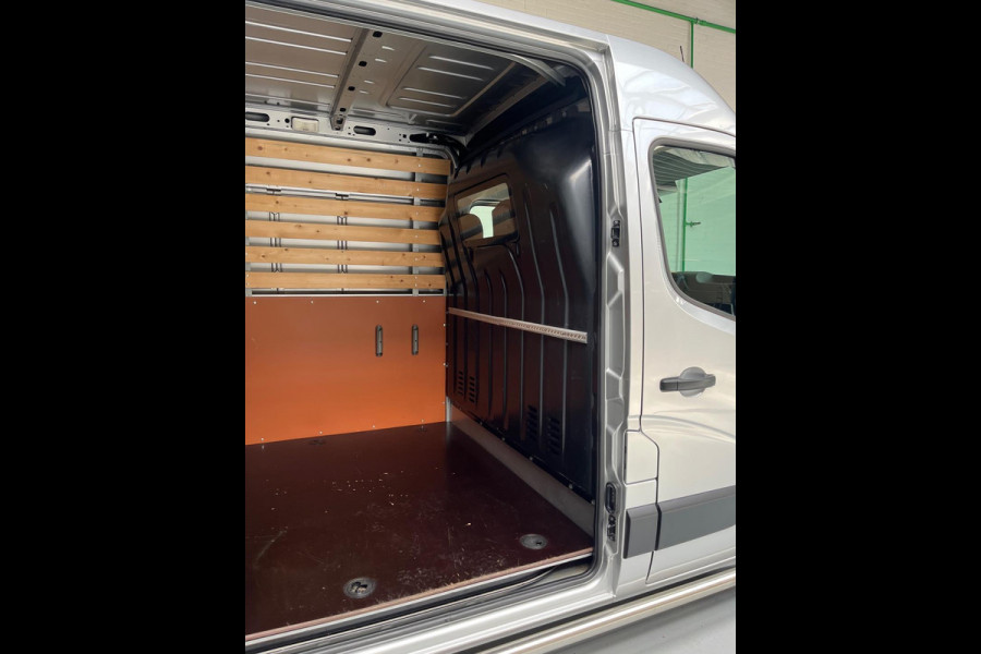 Renault Master 2.3 dCi 110PK euro6 L2H2 Stop & Start 3Persoons Unieke en originele kilometerstand! RIJKLAARPRIJS!