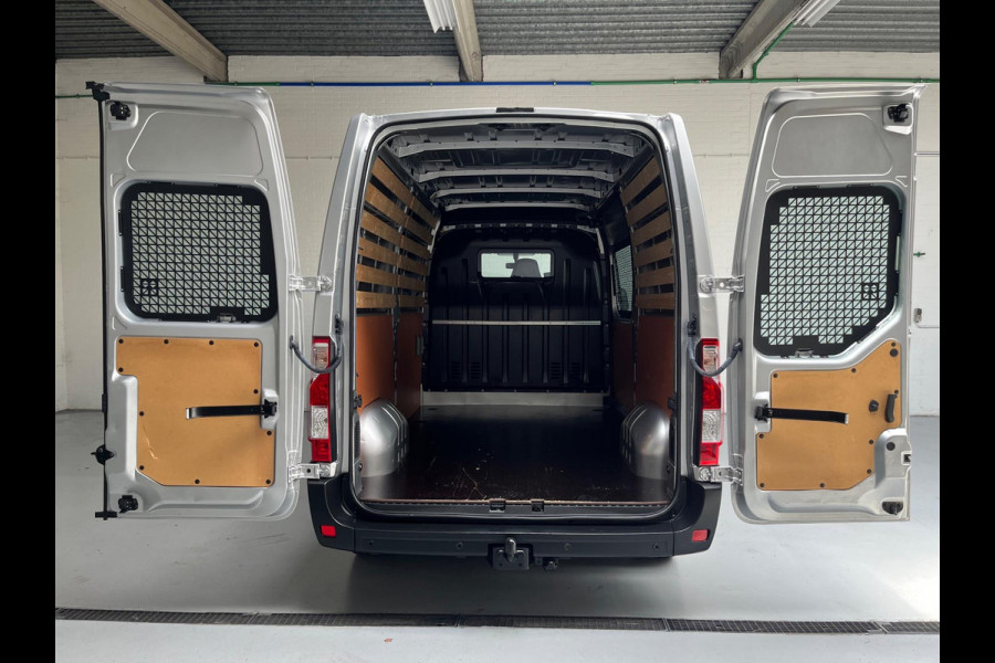 Renault Master 2.3 dCi 110PK euro6 L2H2 Stop & Start 3Persoons Unieke en originele kilometerstand! RIJKLAARPRIJS!