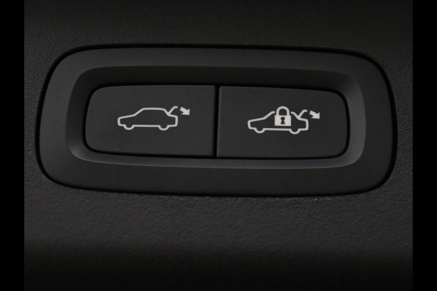 Lynk & Co 01 1.5 Plug In | Panoramadak | Infinity by Harman | Camera | Adaptive cruise | Stoelverwarming | Carplay | Memory | Full LED