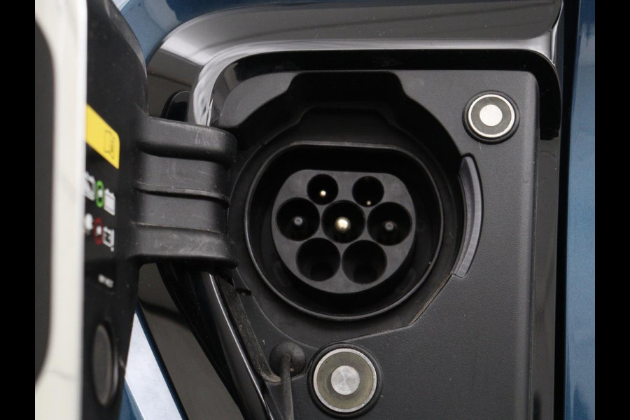 Lynk & Co 01 1.5 Plug In | Panoramadak | Infinity by Harman | Camera | Adaptive cruise | Stoelverwarming | Carplay | Memory | Full LED