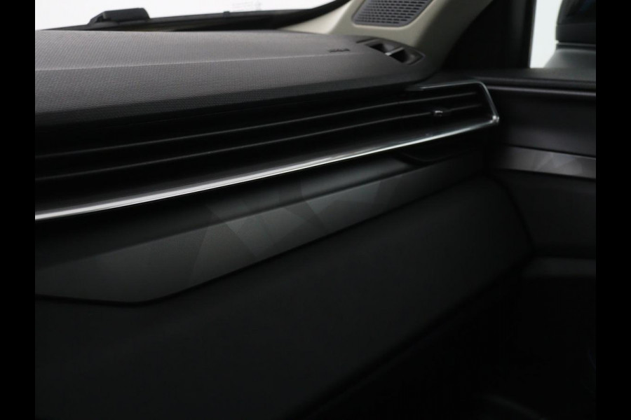 Lynk & Co 01 1.5 Plug In | Panoramadak | Infinity by Harman | Camera | Adaptive cruise | Stoelverwarming | Carplay | Memory | Full LED