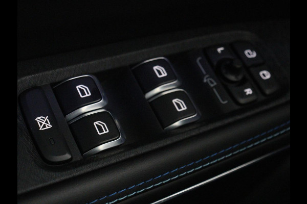 Lynk & Co 01 1.5 Plug In | Panoramadak | Infinity by Harman | Camera | Adaptive cruise | Stoelverwarming | Carplay | Memory | Full LED