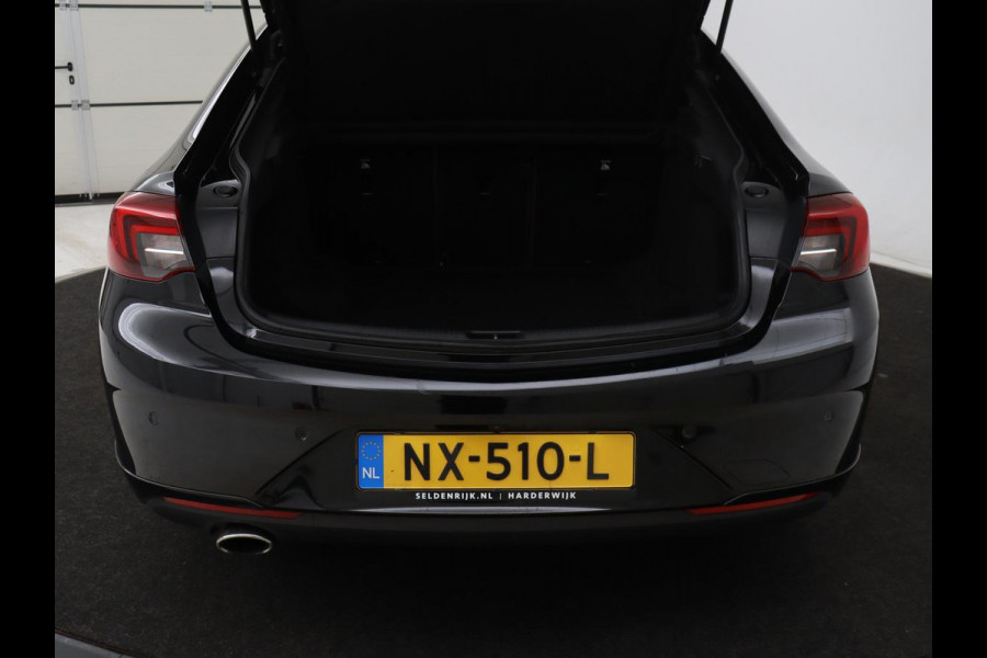 Opel Insignia Grand Sport 1.6 CDTI Innovation | OPC Line | Head-Up | Stoelventilatie | Leder | Massage | 360 camera | Carplay | AGR Stoel | Matrix LED | Navigatie | Stoel & stuurverwarming