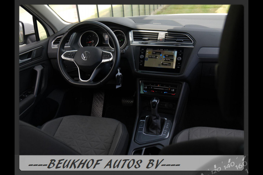 Volkswagen Tiguan 1.5 TSI Carplay Trekhaak Adapt Cruise Pdc