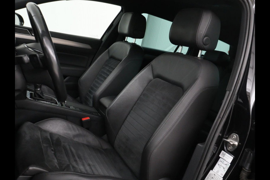 Volkswagen Passat 1.4 TSI R Line | Trekhaak | 360 camera | Stoelverwarming | Leder/Alcantara | Carplay | Adaptive cruise | Navigatie | Full LED | Virtual Cockpit