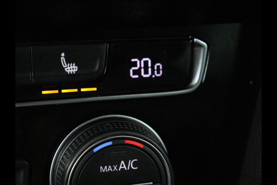 Volkswagen Passat 1.4 TSI R Line | Trekhaak | 360 camera | Stoelverwarming | Leder/Alcantara | Carplay | Adaptive cruise | Navigatie | Full LED | Virtual Cockpit