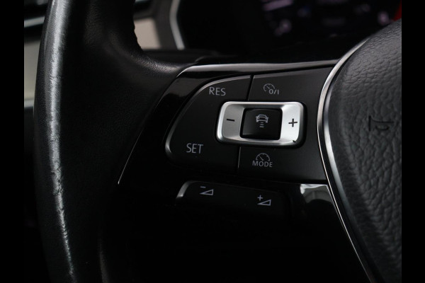 Volkswagen Passat 1.4 TSI R Line | Trekhaak | 360 camera | Stoelverwarming | Leder/Alcantara | Carplay | Adaptive cruise | Navigatie | Full LED | Virtual Cockpit