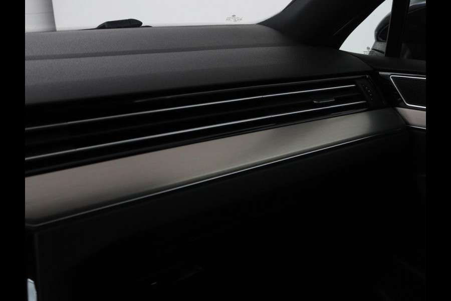 Volkswagen Passat 1.4 TSI R Line | Trekhaak | 360 camera | Stoelverwarming | Leder/Alcantara | Carplay | Adaptive cruise | Navigatie | Full LED | Virtual Cockpit