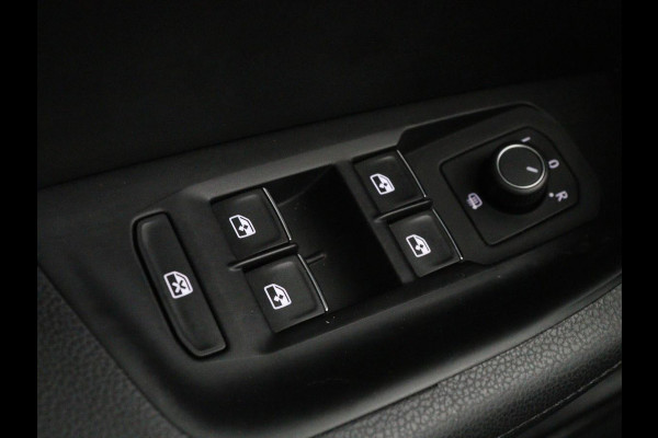 Volkswagen Passat 1.4 TSI R Line | Trekhaak | 360 camera | Stoelverwarming | Leder/Alcantara | Carplay | Adaptive cruise | Navigatie | Full LED | Virtual Cockpit