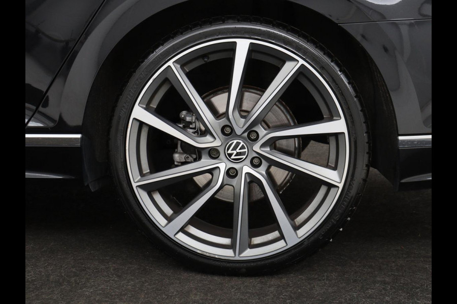 Volkswagen Passat 1.4 TSI R Line | Trekhaak | 360 camera | Stoelverwarming | Leder/Alcantara | Carplay | Adaptive cruise | Navigatie | Full LED | Virtual Cockpit