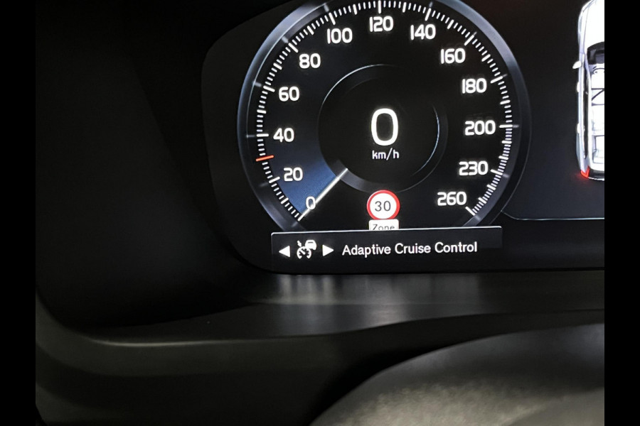 Volvo XC90 R-DESIGN Plug-In Hybrid AWD | Adapt. cruise control | Head-up | Open dak | Bowers & Wilkins | 22" | 360 Camera