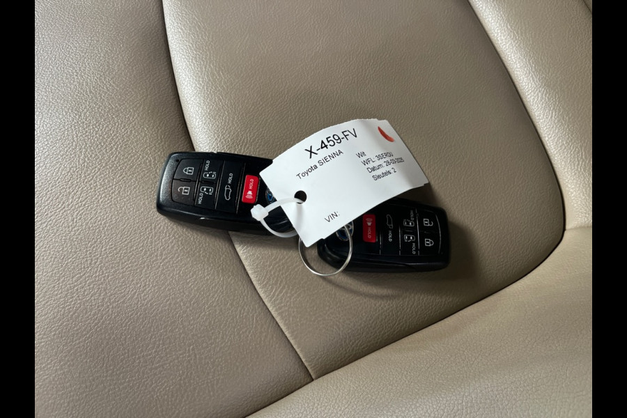 Toyota SIENNA 7-Pers 2.5 HEV 266pk XLE Full Option Open sky Leer Camera 7-zits 7 Persoons