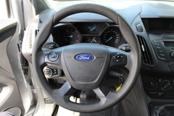 Ford Transit Connect 1.5-75pk TDCI L1 Trend. Dames en heren ondernemers, let op: nette bedrijfswagen, goed voor nog jaren veilig en plezierig vervoer ! Airco, telefoonvoorb., trekhaak, imperiaal, laadruimte betimmerd etc.