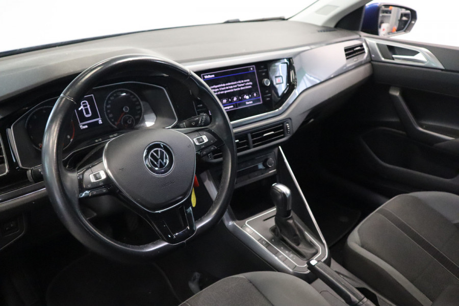 Volkswagen Polo 1.0 TSI Highline Business R ACC Parkeersensoren 16'' LM 95pk