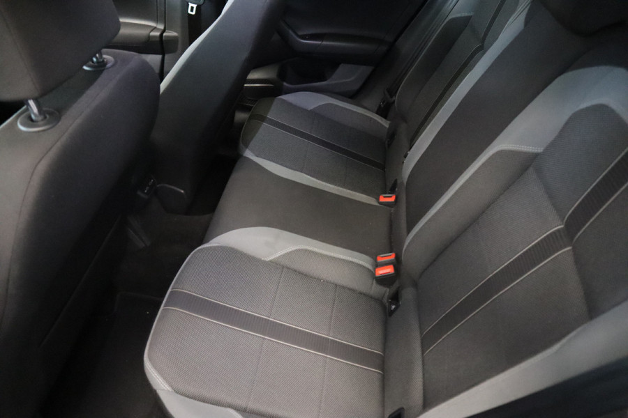 Volkswagen Polo 1.0 TSI Highline Business R ACC Parkeersensoren 16'' LM 95pk