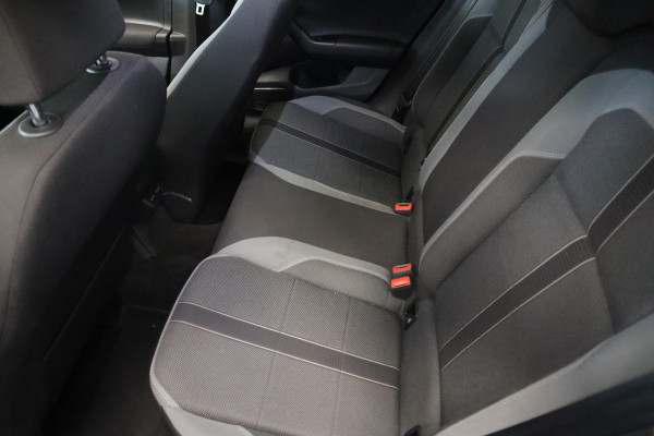 Volkswagen Polo 1.0 TSI Highline Business R ACC Parkeersensoren 16'' LM 95pk
