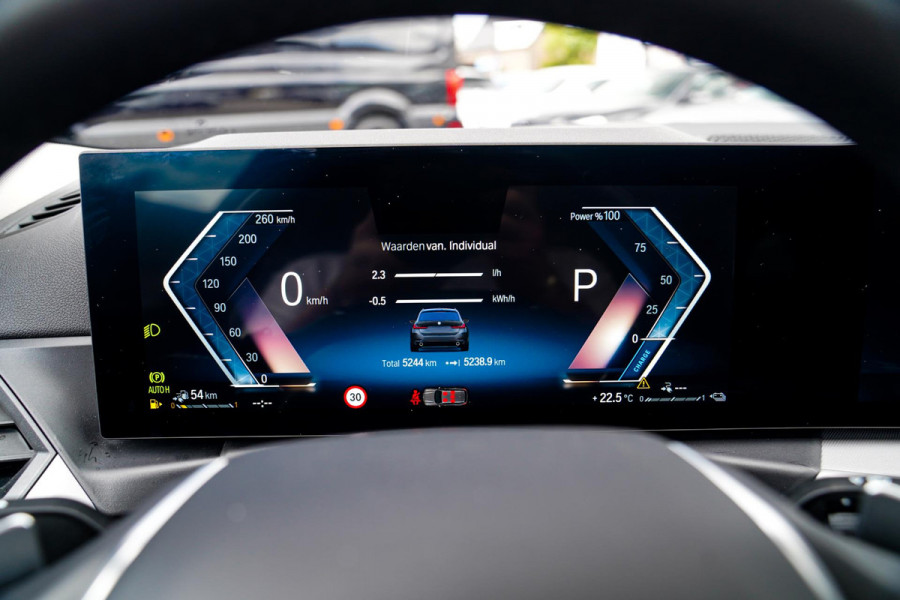 BMW 3 Serie Touring 320e | Panorama | Elektrische trekhaak | Luxe Leder/stof | Achteruitrijcamera | Shadowline | Stoelverwarming |