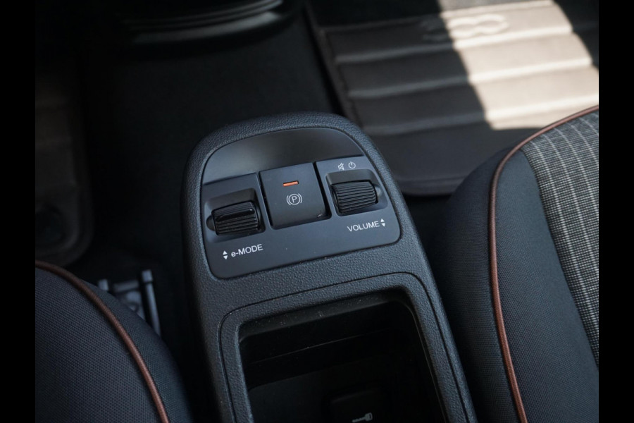 Fiat 500E Business Launch Edition 42 kWh Camera | Stoelverwarming | Led | BTW