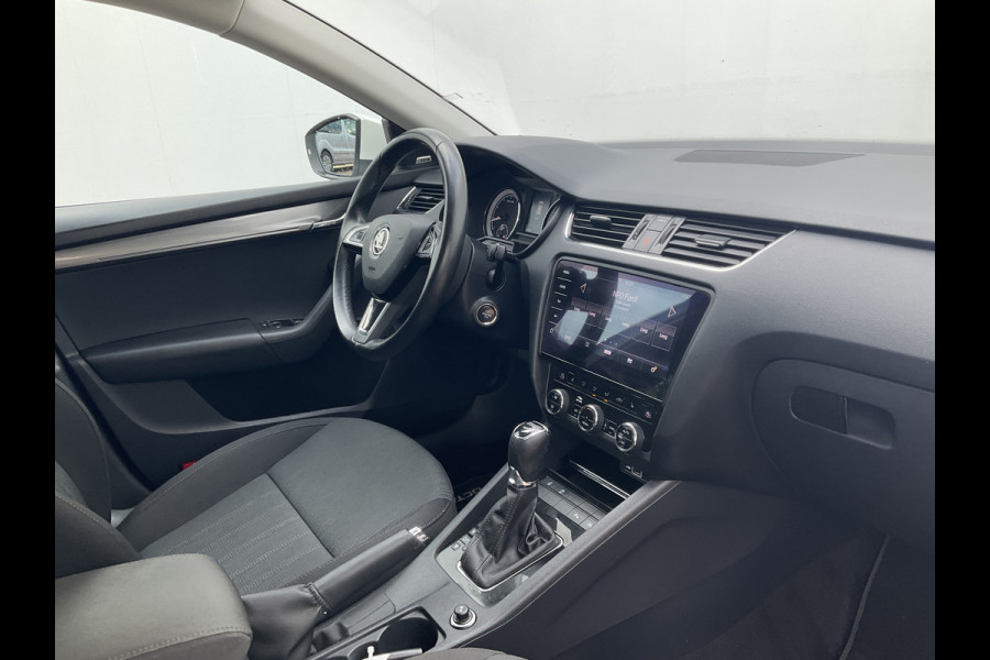 Škoda Octavia Combi 1.5 TSI 150pk Automaat Trekhaak Carplay Stoelverw Cruise NL-Auto!