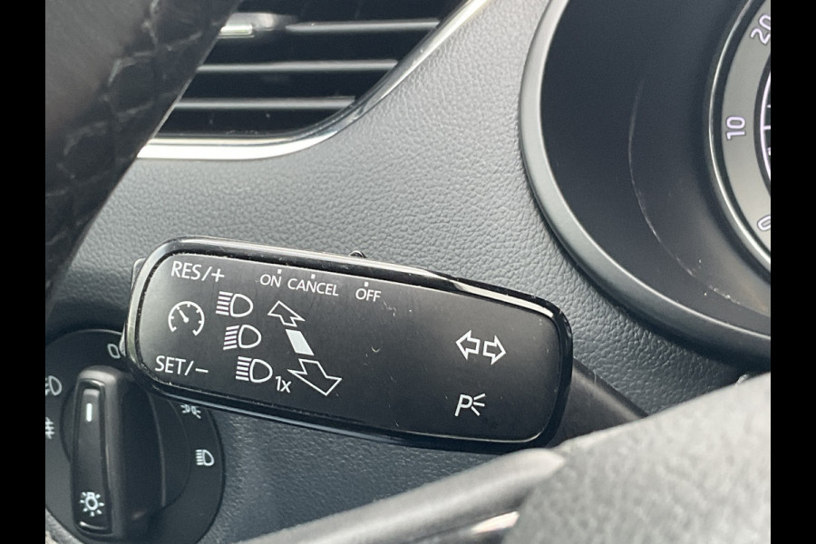 Škoda Octavia Combi 1.5 TSI 150pk Automaat Trekhaak Carplay Stoelverw Cruise NL-Auto!