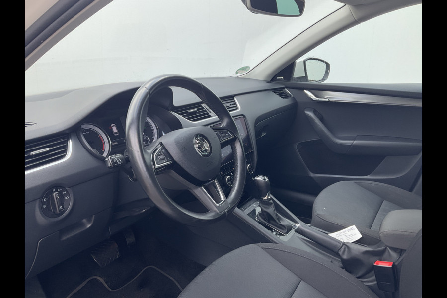 Škoda Octavia Combi 1.5 TSI 150pk Automaat Trekhaak Carplay Stoelverw Cruise NL-Auto!