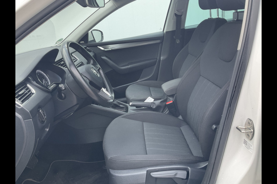 Škoda Octavia Combi 1.5 TSI 150pk Automaat Trekhaak Carplay Stoelverw Cruise NL-Auto!