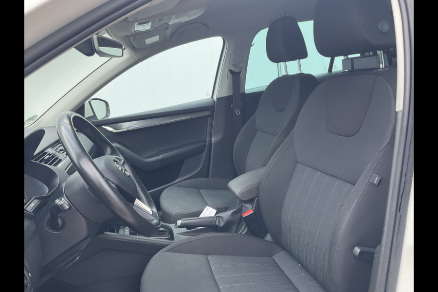 Škoda Octavia Combi 1.5 TSI 150pk Automaat Trekhaak Carplay Stoelverw Cruise NL-Auto!