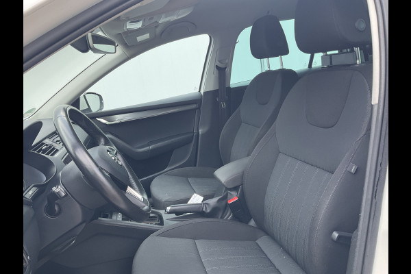 Škoda Octavia Combi 1.5 TSI 150pk Automaat Trekhaak Carplay Stoelverw Cruise NL-Auto!