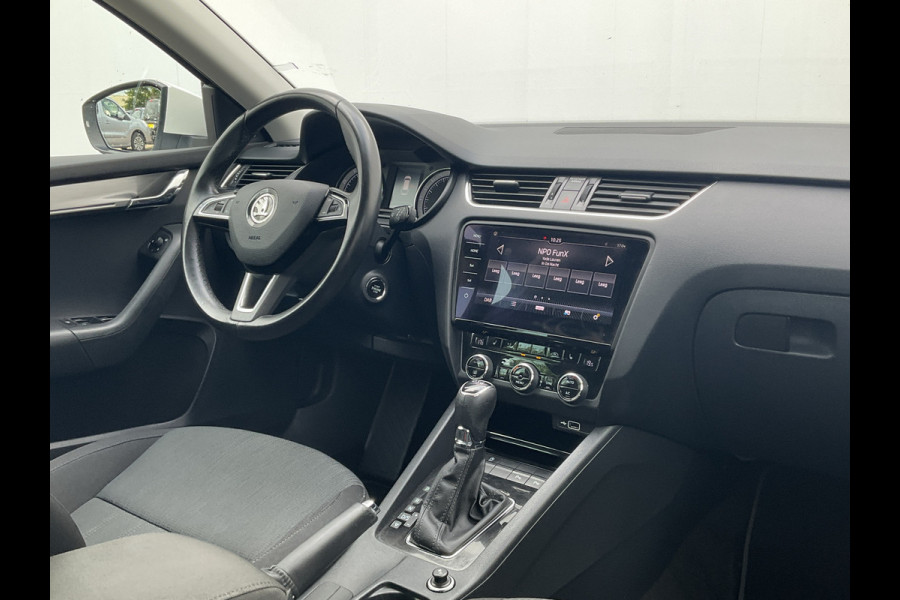 Škoda Octavia Combi 1.5 TSI 150pk Automaat Trekhaak Carplay Stoelverw Cruise NL-Auto!